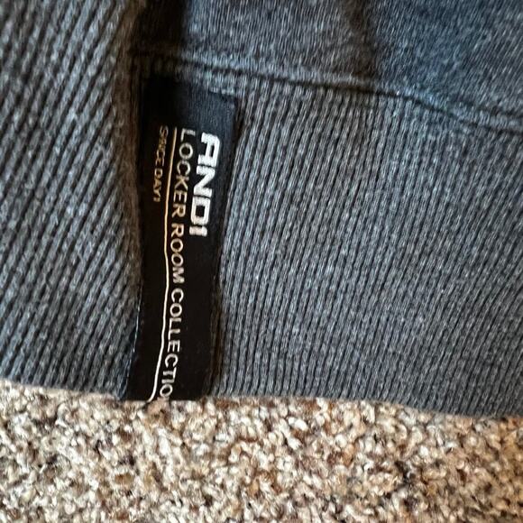 AND1, gray crew neck Sweatshirt, Locker Room Collection mens size L - Picture 7 of 7